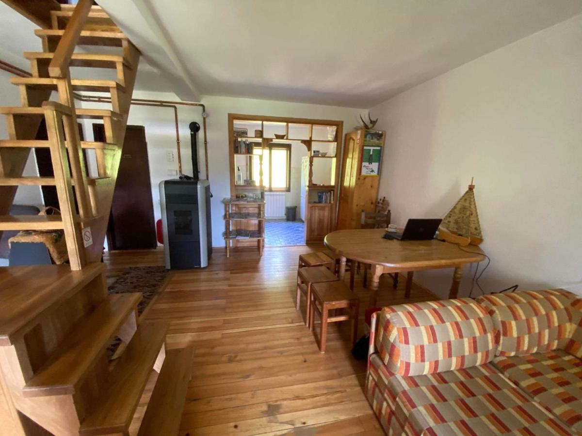 Mystic Forest Hostel มิโตรวัค ภายนอก รูปภาพ