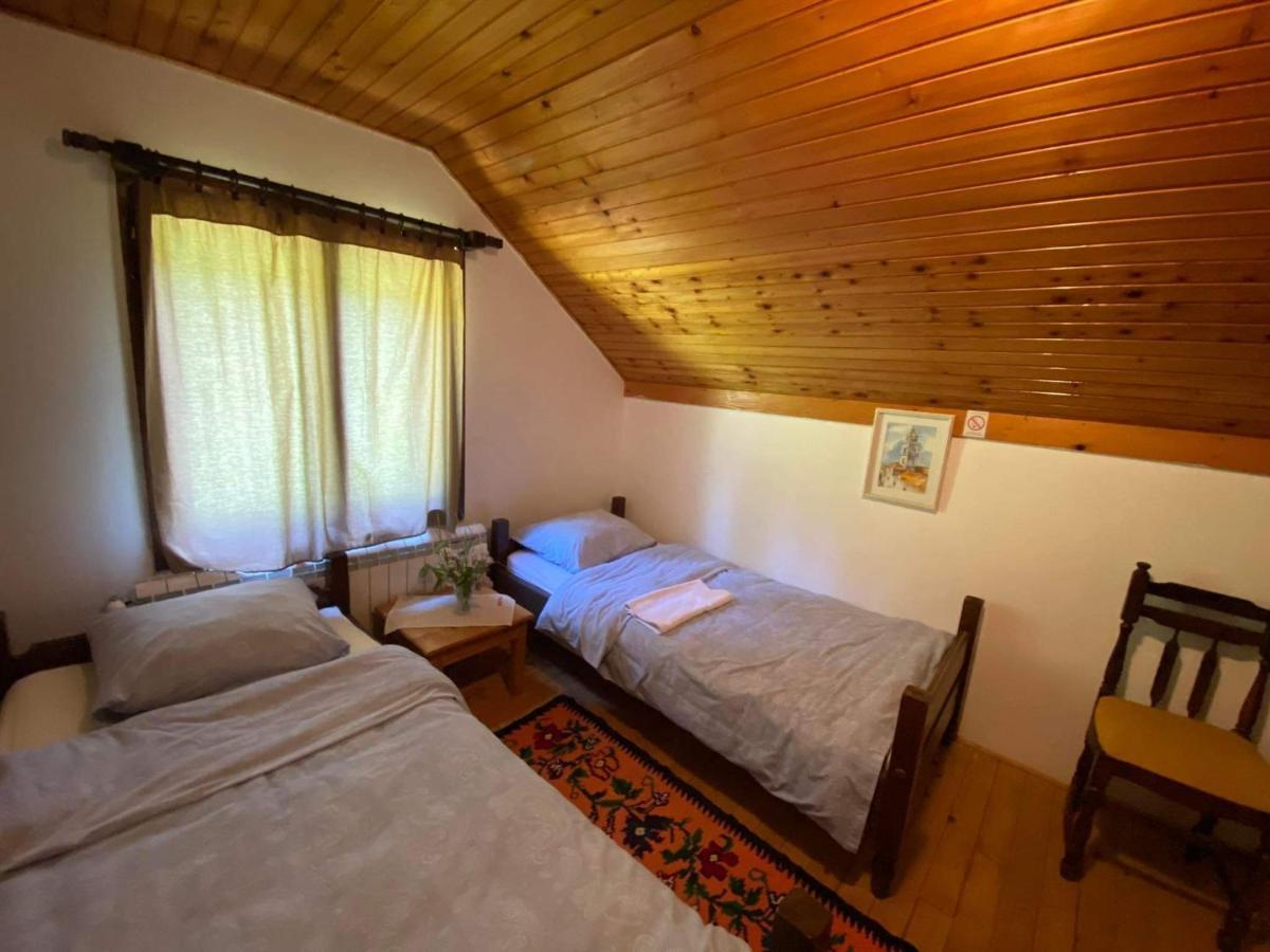Mystic Forest Hostel มิโตรวัค ภายนอก รูปภาพ