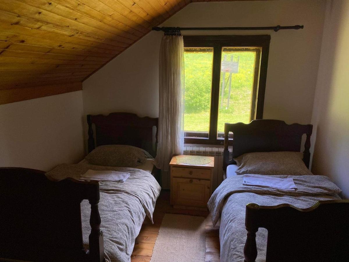 Mystic Forest Hostel มิโตรวัค ภายนอก รูปภาพ