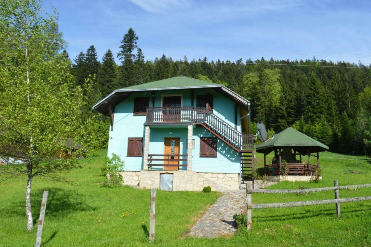 Mystic Forest Hostel มิโตรวัค ภายนอก รูปภาพ